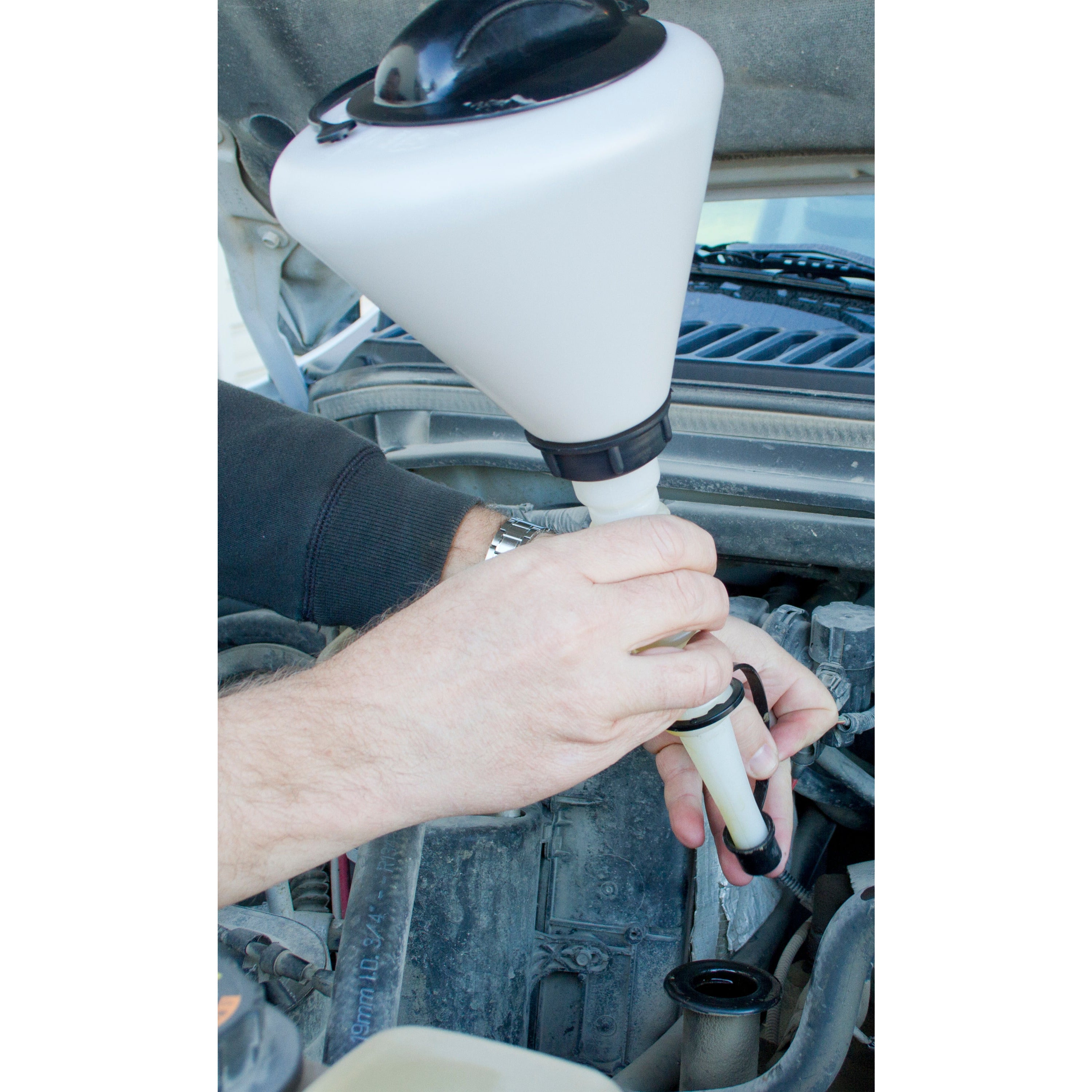 LST 19832 Lisle Plastic Funnel W/ Lid & Spout Cap (1.6 QT)